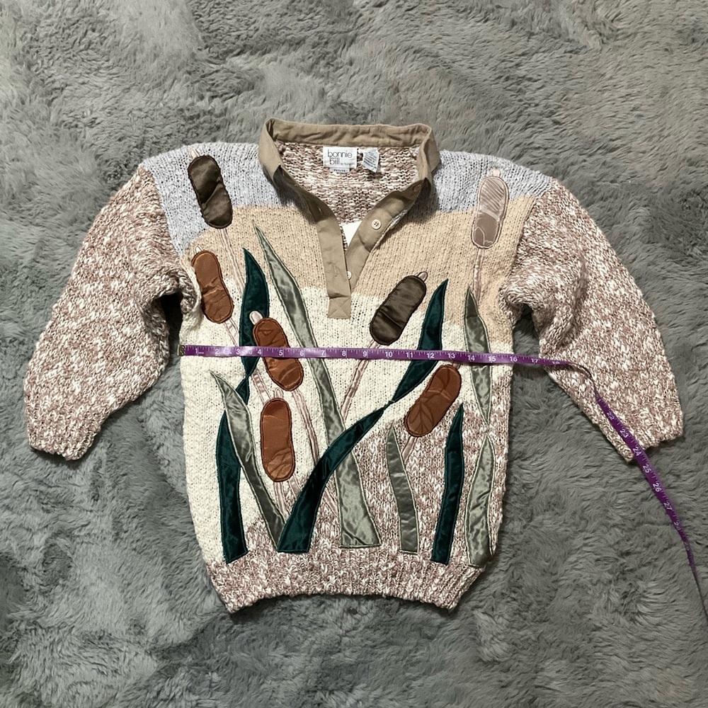 Cream and tan vintage knit sweater with a unique design